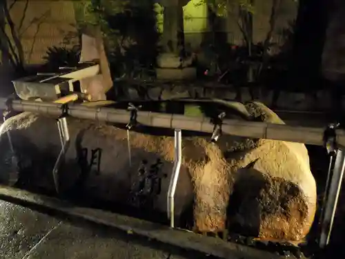 安井金比羅宮の手水舎