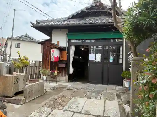 閻魔地蔵尊の{uncategorized: "未分類", other: "その他", undefined: "問題あり", building: "その他建物", grave: "お墓", sacred_gate: "鳥居", guardian: "狛犬", statue: "像", buddha: "仏像", history: "歴史", nature: "自然", garden: "庭園", animal: "動物", pagoda: "塔", temizu: "手水舎", mountain_gate: "山門・神門", sanctuary: "本殿・本堂", subordinate: "末社・摂社", art: "芸術", scenery: "景色", jizo: "地蔵", ema: "絵馬", goshuin: "御朱印", omikuji: "おみくじ", items: "授与品その他", amulet: "お守り", goshuincho: "御朱印帳", eats: "食事", festival: "お祭り", votive_dance: "神楽", shichigosan: "七五三参", wedding: "結婚式", experience: "体験その他", initially: "初詣", around: "周辺", anti_infection: "感染症対策"}