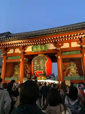 浅草寺の山門・神門