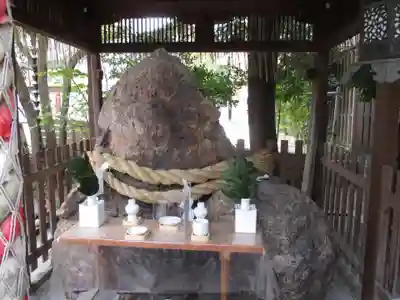 岩上神社の本殿・本堂