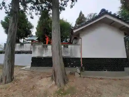 蛭子神社の{uncategorized: "未分類", other: "その他", undefined: "問題あり", building: "その他建物", grave: "お墓", sacred_gate: "鳥居", guardian: "狛犬", statue: "像", buddha: "仏像", history: "歴史", nature: "自然", garden: "庭園", animal: "動物", pagoda: "塔", temizu: "手水舎", mountain_gate: "山門・神門", sanctuary: "本殿・本堂", subordinate: "末社・摂社", art: "芸術", scenery: "景色", jizo: "地蔵", ema: "絵馬", goshuin: "御朱印", omikuji: "おみくじ", items: "授与品その他", amulet: "お守り", goshuincho: "御朱印帳", eats: "食事", festival: "お祭り", votive_dance: "神楽", shichigosan: "七五三参", wedding: "結婚式", experience: "体験その他", initially: "初詣", around: "周辺", anti_infection: "感染症対策"}