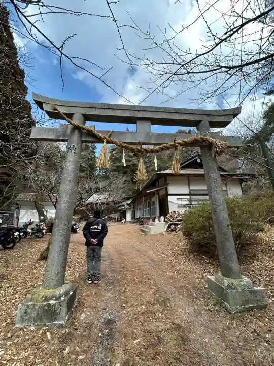 修那羅山安宮神社の{uncategorized: "未分類", other: "その他", undefined: "問題あり", building: "その他建物", grave: "お墓", sacred_gate: "鳥居", guardian: "狛犬", statue: "像", buddha: "仏像", history: "歴史", nature: "自然", garden: "庭園", animal: "動物", pagoda: "塔", temizu: "手水舎", mountain_gate: "山門・神門", sanctuary: "本殿・本堂", subordinate: "末社・摂社", art: "芸術", scenery: "景色", jizo: "地蔵", ema: "絵馬", goshuin: "御朱印", omikuji: "おみくじ", items: "授与品その他", amulet: "お守り", goshuincho: "御朱印帳", eats: "食事", festival: "お祭り", votive_dance: "神楽", shichigosan: "七五三参", wedding: "結婚式", experience: "体験その他", initially: "初詣", around: "周辺", anti_infection: "感染症対策"}