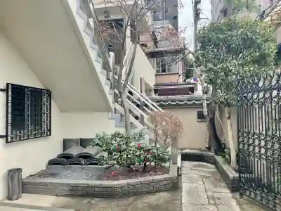 専行寺の{uncategorized: "未分類", other: "その他", undefined: "問題あり", building: "その他建物", grave: "お墓", sacred_gate: "鳥居", guardian: "狛犬", statue: "像", buddha: "仏像", history: "歴史", nature: "自然", garden: "庭園", animal: "動物", pagoda: "塔", temizu: "手水舎", mountain_gate: "山門・神門", sanctuary: "本殿・本堂", subordinate: "末社・摂社", art: "芸術", scenery: "景色", jizo: "地蔵", ema: "絵馬", goshuin: "御朱印", omikuji: "おみくじ", items: "授与品その他", amulet: "お守り", goshuincho: "御朱印帳", eats: "食事", festival: "お祭り", votive_dance: "神楽", shichigosan: "七五三参", wedding: "結婚式", experience: "体験その他", initially: "初詣", around: "周辺", anti_infection: "感染症対策"}