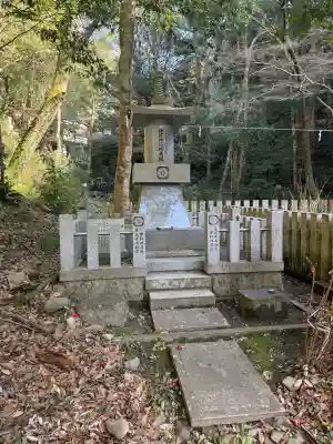 大本山七宝瀧寺の{uncategorized: "未分類", other: "その他", undefined: "問題あり", building: "その他建物", grave: "お墓", sacred_gate: "鳥居", guardian: "狛犬", statue: "像", buddha: "仏像", history: "歴史", nature: "自然", garden: "庭園", animal: "動物", pagoda: "塔", temizu: "手水舎", mountain_gate: "山門・神門", sanctuary: "本殿・本堂", subordinate: "末社・摂社", art: "芸術", scenery: "景色", jizo: "地蔵", ema: "絵馬", goshuin: "御朱印", omikuji: "おみくじ", items: "授与品その他", amulet: "お守り", goshuincho: "御朱印帳", eats: "食事", festival: "お祭り", votive_dance: "神楽", shichigosan: "七五三参", wedding: "結婚式", experience: "体験その他", initially: "初詣", around: "周辺", anti_infection: "感染症対策"}