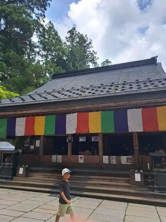 高野山金剛峯寺奥の院(和歌山県)