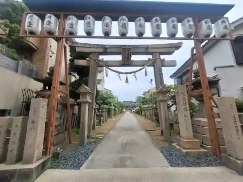 堤根神社の{uncategorized: "未分類", other: "その他", undefined: "問題あり", building: "その他建物", grave: "お墓", sacred_gate: "鳥居", guardian: "狛犬", statue: "像", buddha: "仏像", history: "歴史", nature: "自然", garden: "庭園", animal: "動物", pagoda: "塔", temizu: "手水舎", mountain_gate: "山門・神門", sanctuary: "本殿・本堂", subordinate: "末社・摂社", art: "芸術", scenery: "景色", jizo: "地蔵", ema: "絵馬", goshuin: "御朱印", omikuji: "おみくじ", items: "授与品その他", amulet: "お守り", goshuincho: "御朱印帳", eats: "食事", festival: "お祭り", votive_dance: "神楽", shichigosan: "七五三参", wedding: "結婚式", experience: "体験その他", initially: "初詣", around: "周辺", anti_infection: "感染症対策"}