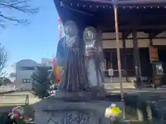 美江寺の像