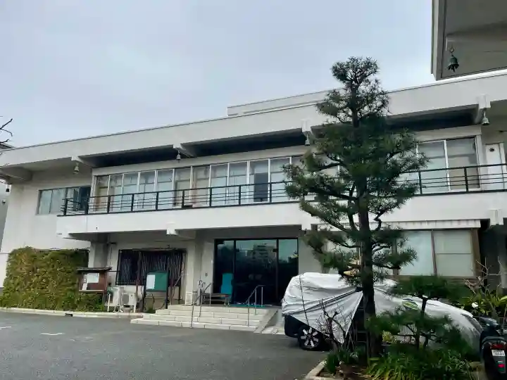 宗善寺の{uncategorized: "未分類", other: "その他", undefined: "問題あり", building: "その他建物", grave: "お墓", sacred_gate: "鳥居", guardian: "狛犬", statue: "像", buddha: "仏像", history: "歴史", nature: "自然", garden: "庭園", animal: "動物", pagoda: "塔", temizu: "手水舎", mountain_gate: "山門・神門", sanctuary: "本殿・本堂", subordinate: "末社・摂社", art: "芸術", scenery: "景色", jizo: "地蔵", ema: "絵馬", goshuin: "御朱印", omikuji: "おみくじ", items: "授与品その他", amulet: "お守り", goshuincho: "御朱印帳", eats: "食事", festival: "お祭り", votive_dance: "神楽", shichigosan: "七五三参", wedding: "結婚式", experience: "体験その他", initially: "初詣", around: "周辺", anti_infection: "感染症対策"}