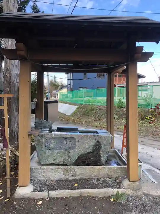 川崎稲荷神社の手水舎
