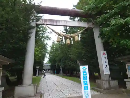 帯廣神社の鳥居