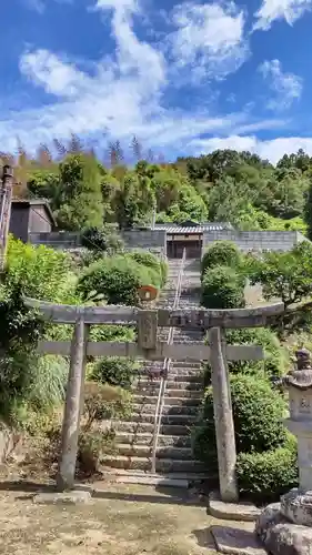 八幡神社の鳥居