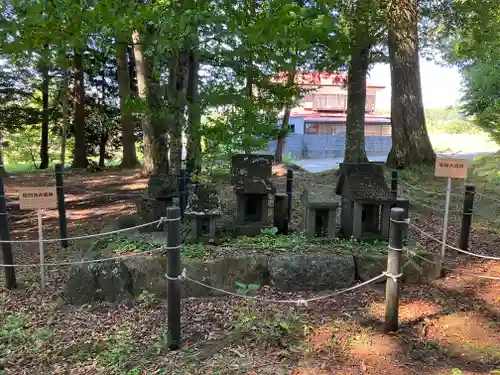 乙事諏訪神社の末社