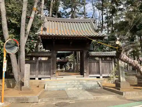 泉龍寺の山門