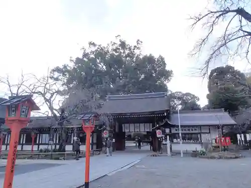 平野神社の山門