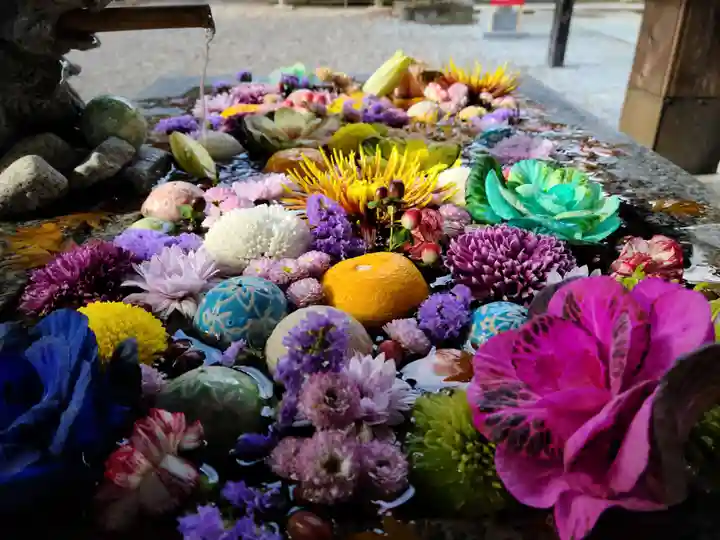 滑川神社 - 仕事と子どもの守り神の手水舎