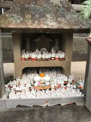 出世稻荷神社の末社・摂社