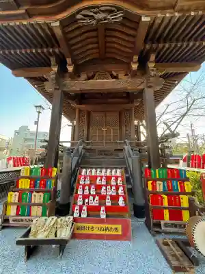 深川開運出世稲荷の{uncategorized: "未分類", other: "その他", undefined: "問題あり", building: "その他建物", grave: "お墓", sacred_gate: "鳥居", guardian: "狛犬", statue: "像", buddha: "仏像", history: "歴史", nature: "自然", garden: "庭園", animal: "動物", pagoda: "塔", temizu: "手水舎", mountain_gate: "山門・神門", sanctuary: "本殿・本堂", subordinate: "末社・摂社", art: "芸術", scenery: "景色", jizo: "地蔵", ema: "絵馬", goshuin: "御朱印", omikuji: "おみくじ", items: "授与品その他", amulet: "お守り", goshuincho: "御朱印帳", eats: "食事", festival: "お祭り", votive_dance: "神楽", shichigosan: "七五三参", wedding: "結婚式", experience: "体験その他", initially: "初詣", around: "周辺", anti_infection: "感染症対策"}