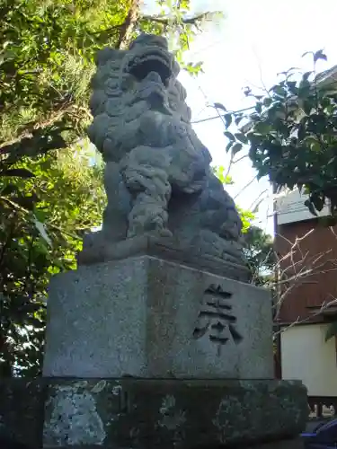 八雲神社（鎌倉・大町）の狛犬