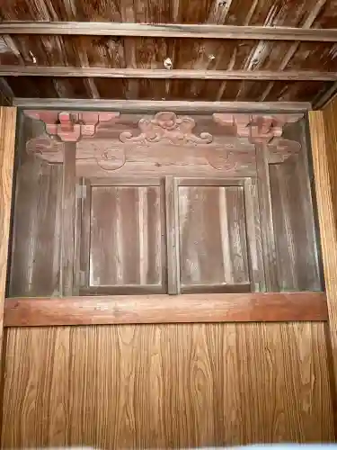 春日神社の{uncategorized: "未分類", other: "その他", undefined: "問題あり", building: "その他建物", grave: "お墓", sacred_gate: "鳥居", guardian: "狛犬", statue: "像", buddha: "仏像", history: "歴史", nature: "自然", garden: "庭園", animal: "動物", pagoda: "塔", temizu: "手水舎", mountain_gate: "山門・神門", sanctuary: "本殿・本堂", subordinate: "末社・摂社", art: "芸術", scenery: "景色", jizo: "地蔵", ema: "絵馬", goshuin: "御朱印", omikuji: "おみくじ", items: "授与品その他", amulet: "お守り", goshuincho: "御朱印帳", eats: "食事", festival: "お祭り", votive_dance: "神楽", shichigosan: "七五三参", wedding: "結婚式", experience: "体験その他", initially: "初詣", around: "周辺", anti_infection: "感染症対策"}