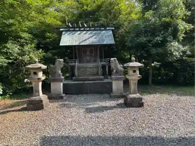 豊栄稲荷神社の末社・摂社