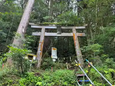 市房山神宮の鳥居