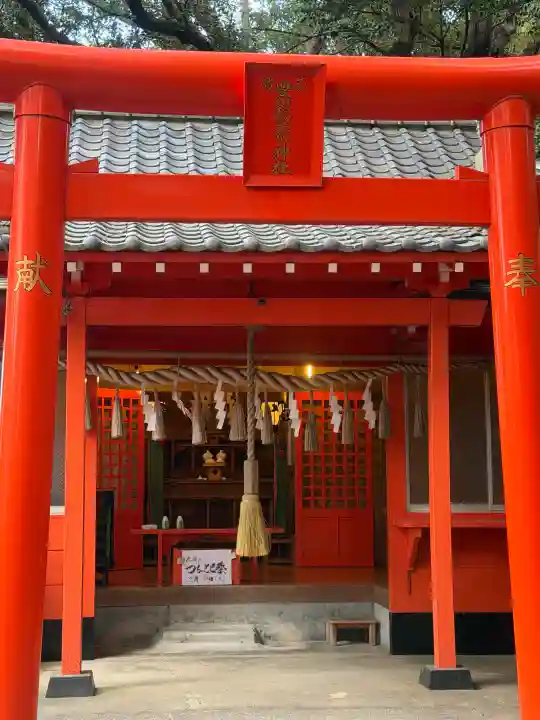 名島豊川稲荷神社の{uncategorized: "未分類", other: "その他", undefined: "問題あり", building: "その他建物", grave: "お墓", sacred_gate: "鳥居", guardian: "狛犬", statue: "像", buddha: "仏像", history: "歴史", nature: "自然", garden: "庭園", animal: "動物", pagoda: "塔", temizu: "手水舎", mountain_gate: "山門・神門", sanctuary: "本殿・本堂", subordinate: "末社・摂社", art: "芸術", scenery: "景色", jizo: "地蔵", ema: "絵馬", goshuin: "御朱印", omikuji: "おみくじ", items: "授与品その他", amulet: "お守り", goshuincho: "御朱印帳", eats: "食事", festival: "お祭り", votive_dance: "神楽", shichigosan: "七五三参", wedding: "結婚式", experience: "体験その他", initially: "初詣", around: "周辺", anti_infection: "感染症対策"}