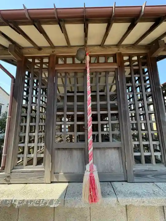 上野森稲荷神社の{uncategorized: "未分類", other: "その他", undefined: "問題あり", building: "その他建物", grave: "お墓", sacred_gate: "鳥居", guardian: "狛犬", statue: "像", buddha: "仏像", history: "歴史", nature: "自然", garden: "庭園", animal: "動物", pagoda: "塔", temizu: "手水舎", mountain_gate: "山門・神門", sanctuary: "本殿・本堂", subordinate: "末社・摂社", art: "芸術", scenery: "景色", jizo: "地蔵", ema: "絵馬", goshuin: "御朱印", omikuji: "おみくじ", items: "授与品その他", amulet: "お守り", goshuincho: "御朱印帳", eats: "食事", festival: "お祭り", votive_dance: "神楽", shichigosan: "七五三参", wedding: "結婚式", experience: "体験その他", initially: "初詣", around: "周辺", anti_infection: "感染症対策"}