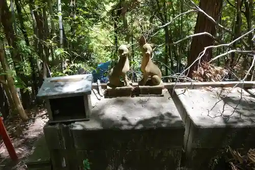 八峰神社の狛犬