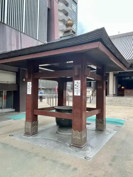 とげぬき地蔵尊 高岩寺の{uncategorized: "未分類", other: "その他", undefined: "問題あり", building: "その他建物", grave: "お墓", sacred_gate: "鳥居", guardian: "狛犬", statue: "像", buddha: "仏像", history: "歴史", nature: "自然", garden: "庭園", animal: "動物", pagoda: "塔", temizu: "手水舎", mountain_gate: "山門・神門", sanctuary: "本殿・本堂", subordinate: "末社・摂社", art: "芸術", scenery: "景色", jizo: "地蔵", ema: "絵馬", goshuin: "御朱印", omikuji: "おみくじ", items: "授与品その他", amulet: "お守り", goshuincho: "御朱印帳", eats: "食事", festival: "お祭り", votive_dance: "神楽", shichigosan: "七五三参", wedding: "結婚式", experience: "体験その他", initially: "初詣", around: "周辺", anti_infection: "感染症対策"}