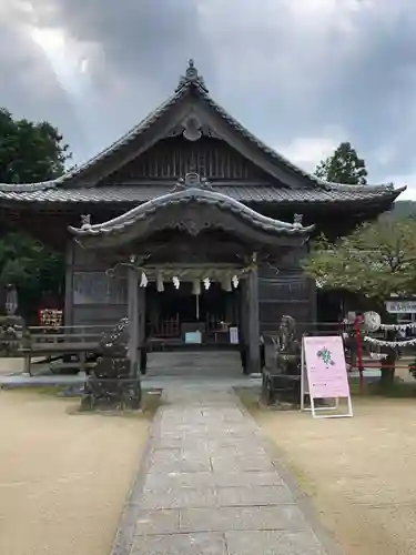白山神社の本殿・本堂