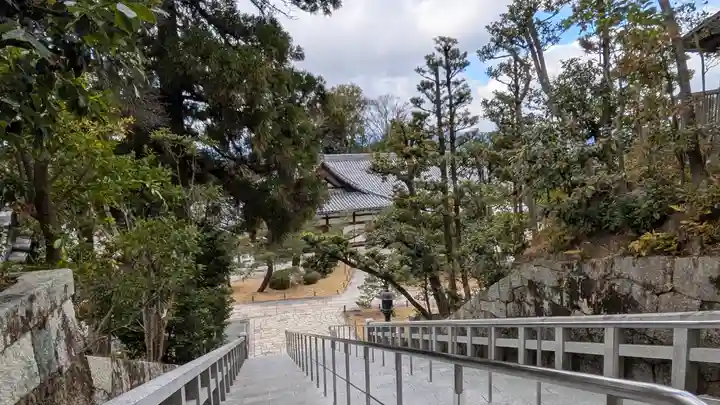 大谷祖廟(真宗本廟飛地境内)(京都府)
