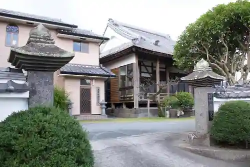 光寿寺の山門