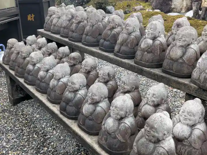 慈眼院の{uncategorized: "未分類", other: "その他", undefined: "問題あり", building: "その他建物", grave: "お墓", sacred_gate: "鳥居", guardian: "狛犬", statue: "像", buddha: "仏像", history: "歴史", nature: "自然", garden: "庭園", animal: "動物", pagoda: "塔", temizu: "手水舎", mountain_gate: "山門・神門", sanctuary: "本殿・本堂", subordinate: "末社・摂社", art: "芸術", scenery: "景色", jizo: "地蔵", ema: "絵馬", goshuin: "御朱印", omikuji: "おみくじ", items: "授与品その他", amulet: "お守り", goshuincho: "御朱印帳", eats: "食事", festival: "お祭り", votive_dance: "神楽", shichigosan: "七五三参", wedding: "結婚式", experience: "体験その他", initially: "初詣", around: "周辺", anti_infection: "感染症対策"}