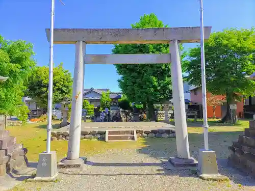 神明社の鳥居