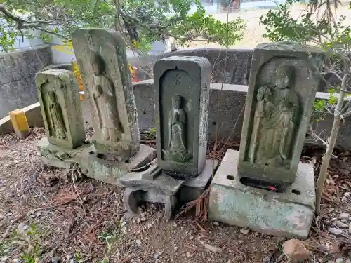 瀧岸寺の{uncategorized: "未分類", other: "その他", undefined: "問題あり", building: "その他建物", grave: "お墓", sacred_gate: "鳥居", guardian: "狛犬", statue: "像", buddha: "仏像", history: "歴史", nature: "自然", garden: "庭園", animal: "動物", pagoda: "塔", temizu: "手水舎", mountain_gate: "山門・神門", sanctuary: "本殿・本堂", subordinate: "末社・摂社", art: "芸術", scenery: "景色", jizo: "地蔵", ema: "絵馬", goshuin: "御朱印", omikuji: "おみくじ", items: "授与品その他", amulet: "お守り", goshuincho: "御朱印帳", eats: "食事", festival: "お祭り", votive_dance: "神楽", shichigosan: "七五三参", wedding: "結婚式", experience: "体験その他", initially: "初詣", around: "周辺", anti_infection: "感染症対策"}
