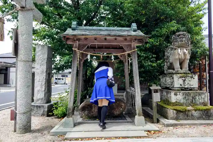 万九千社の手水舎