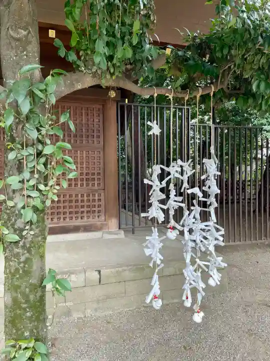 埼玉縣護國神社の{uncategorized: "未分類", other: "その他", undefined: "問題あり", building: "その他建物", grave: "お墓", sacred_gate: "鳥居", guardian: "狛犬", statue: "像", buddha: "仏像", history: "歴史", nature: "自然", garden: "庭園", animal: "動物", pagoda: "塔", temizu: "手水舎", mountain_gate: "山門・神門", sanctuary: "本殿・本堂", subordinate: "末社・摂社", art: "芸術", scenery: "景色", jizo: "地蔵", ema: "絵馬", goshuin: "御朱印", omikuji: "おみくじ", items: "授与品その他", amulet: "お守り", goshuincho: "御朱印帳", eats: "食事", festival: "お祭り", votive_dance: "神楽", shichigosan: "七五三参", wedding: "結婚式", experience: "体験その他", initially: "初詣", around: "周辺", anti_infection: "感染症対策"}