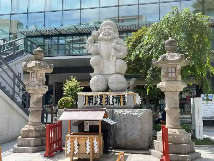神田神社(神田明神)の{uncategorized: "未分類", other: "その他", undefined: "問題あり", building: "その他建物", grave: "お墓", sacred_gate: "鳥居", guardian: "狛犬", statue: "像", buddha: "仏像", history: "歴史", nature: "自然", garden: "庭園", animal: "動物", pagoda: "塔", temizu: "手水舎", mountain_gate: "山門・神門", sanctuary: "本殿・本堂", subordinate: "末社・摂社", art: "芸術", scenery: "景色", jizo: "地蔵", ema: "絵馬", goshuin: "御朱印", omikuji: "おみくじ", items: "授与品その他", amulet: "お守り", goshuincho: "御朱印帳", eats: "食事", festival: "お祭り", votive_dance: "神楽", shichigosan: "七五三参", wedding: "結婚式", experience: "体験その他", initially: "初詣", around: "周辺", anti_infection: "感染症対策"}