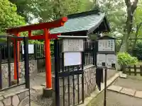 栄誉権現社の{uncategorized: "未分類", other: "その他", undefined: "問題あり", building: "その他建物", grave: "お墓", sacred_gate: "鳥居", guardian: "狛犬", statue: "像", buddha: "仏像", history: "歴史", nature: "自然", garden: "庭園", animal: "動物", pagoda: "塔", temizu: "手水舎", mountain_gate: "山門・神門", sanctuary: "本殿・本堂", subordinate: "末社・摂社", art: "芸術", scenery: "景色", jizo: "地蔵", ema: "絵馬", goshuin: "御朱印", omikuji: "おみくじ", items: "授与品その他", amulet: "お守り", goshuincho: "御朱印帳", eats: "食事", festival: "お祭り", votive_dance: "神楽", shichigosan: "七五三参", wedding: "結婚式", experience: "体験その他", initially: "初詣", around: "周辺", anti_infection: "感染症対策"}