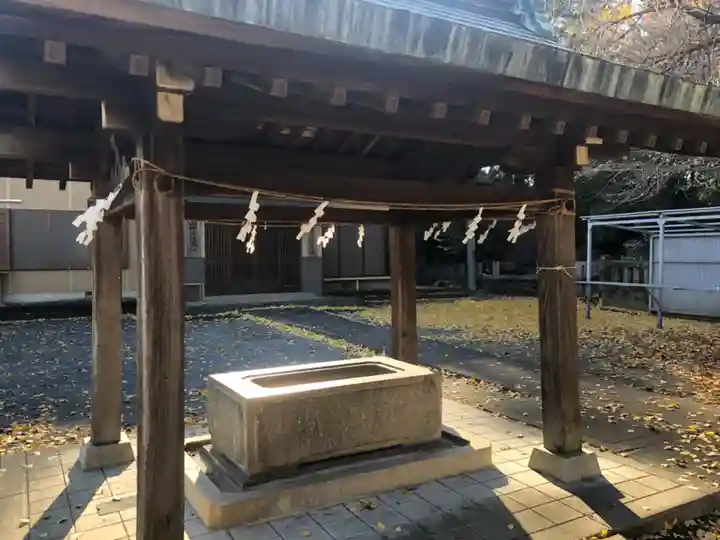 楡山神社の手水舎