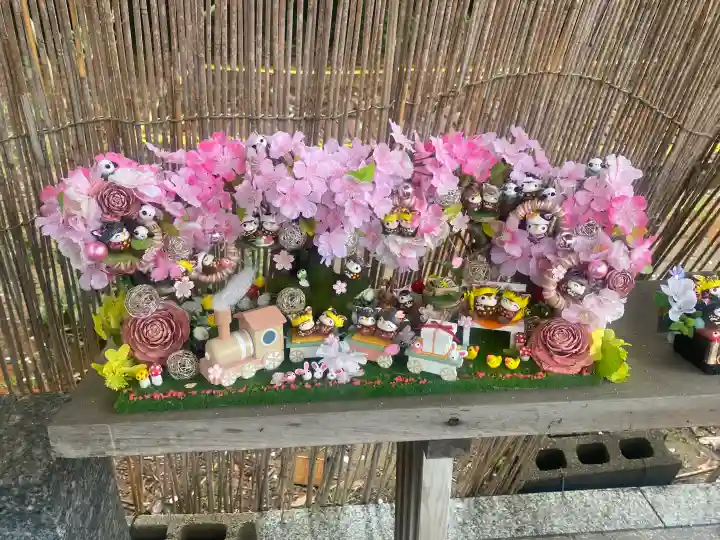 鎌数伊勢大神宮の{uncategorized: "未分類", other: "その他", undefined: "問題あり", building: "その他建物", grave: "お墓", sacred_gate: "鳥居", guardian: "狛犬", statue: "像", buddha: "仏像", history: "歴史", nature: "自然", garden: "庭園", animal: "動物", pagoda: "塔", temizu: "手水舎", mountain_gate: "山門・神門", sanctuary: "本殿・本堂", subordinate: "末社・摂社", art: "芸術", scenery: "景色", jizo: "地蔵", ema: "絵馬", goshuin: "御朱印", omikuji: "おみくじ", items: "授与品その他", amulet: "お守り", goshuincho: "御朱印帳", eats: "食事", festival: "お祭り", votive_dance: "神楽", shichigosan: "七五三参", wedding: "結婚式", experience: "体験その他", initially: "初詣", around: "周辺", anti_infection: "感染症対策"}