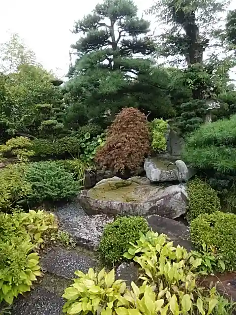 日輪寺の庭園