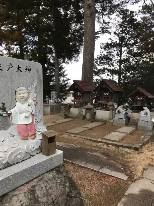 鷹日神社の末社・摂社