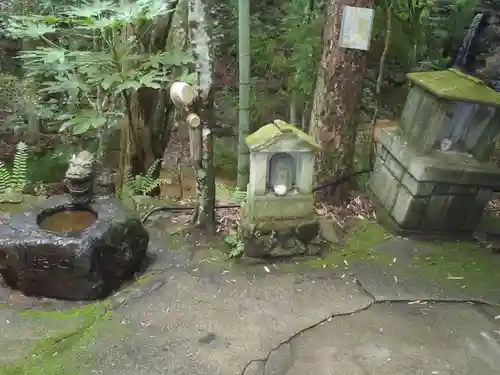 岩巣山薬師堂(愛知県)