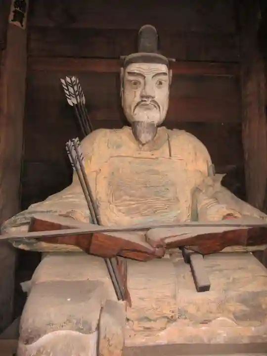 初鹿野諏訪神社の像