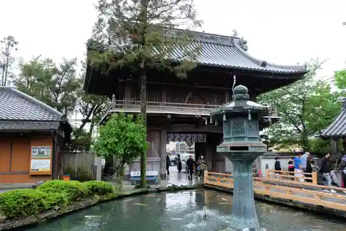 霊山寺の山門