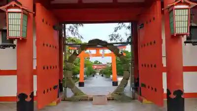 伏見稲荷大社の山門・神門