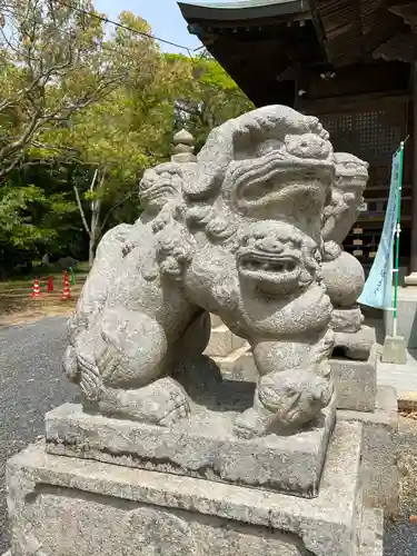 高泊神社の狛犬