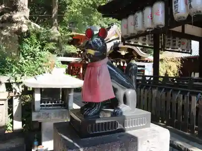 満足稲荷神社の狛犬