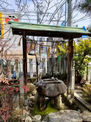 富吉神社（銭洗尾張弁財天）の手水舎